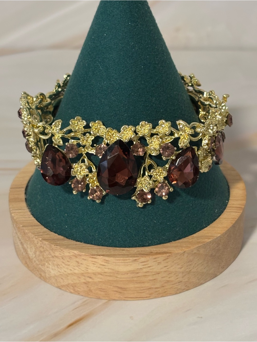 Gold-Tone Floral Bracelet with Brown Teardrop Stones w/Earrings Set